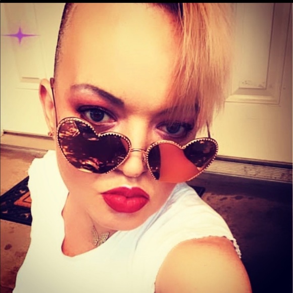 Meet your Posher, Christine - Picture 4 of 17